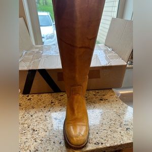 Frye campus boots size 10B (narrow)